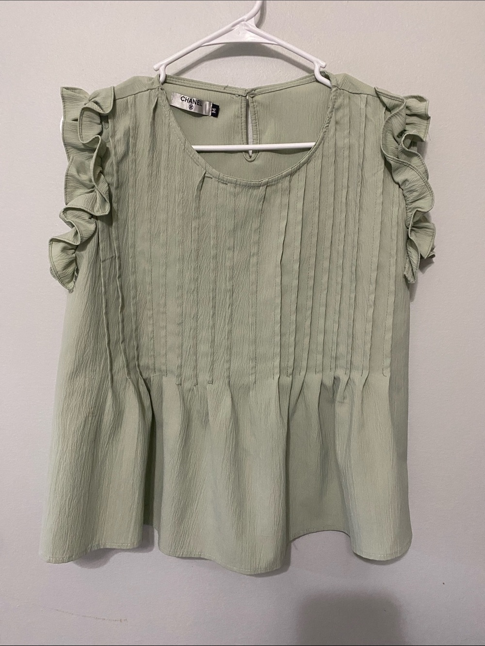 🌞 4/$20 Woman’s Sage Green Pintuck Ruffle Sleeve Blouse SIZE MEDIUM